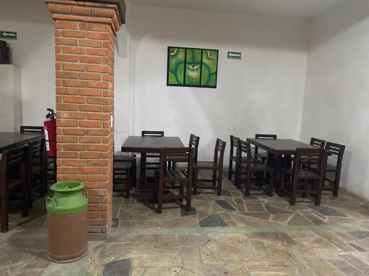 Hermanos Feregrino Bernal Buitenkant foto